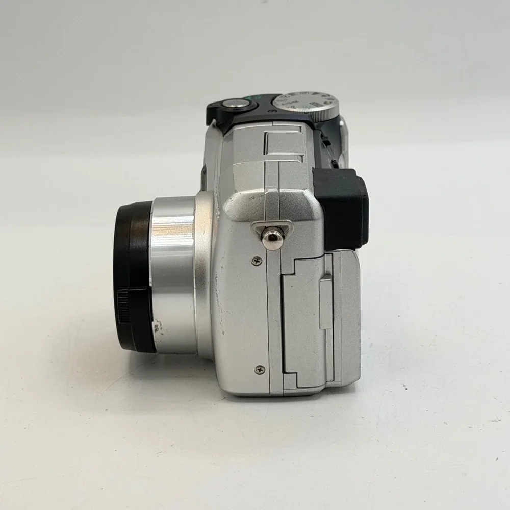 Olympus Camedia C-740 Ultra Zoom 3.2MP Digital Camera Silver 10x Optical Zoom